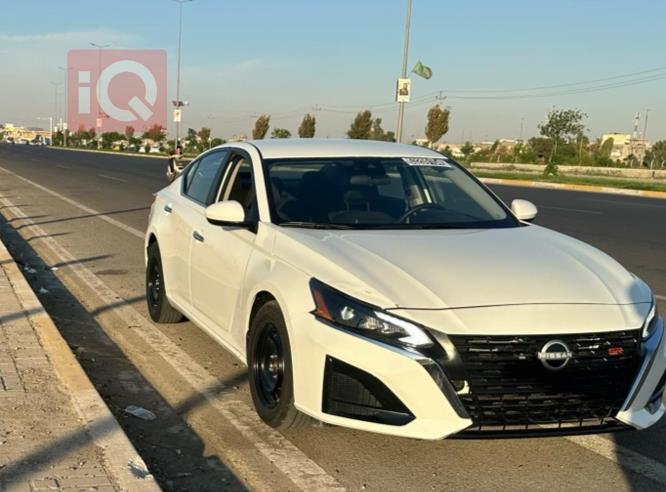 نيسان ألتيما